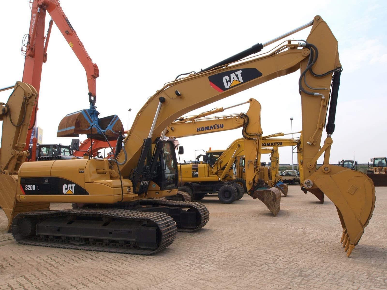 Caterpillar 320D L em operação