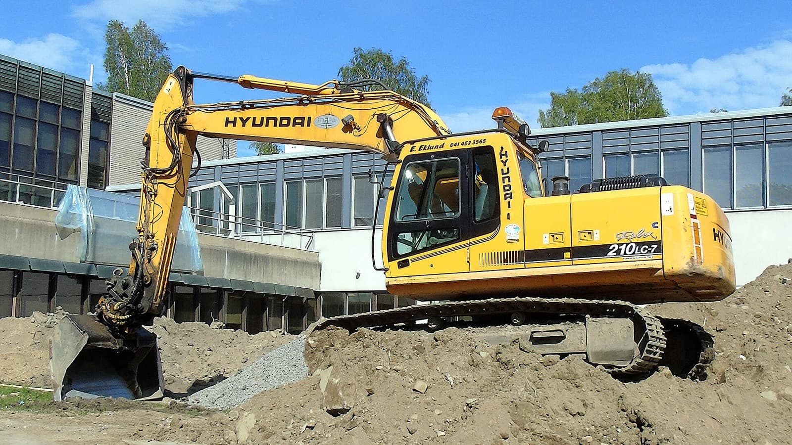 Hyundai R210-3 em operação